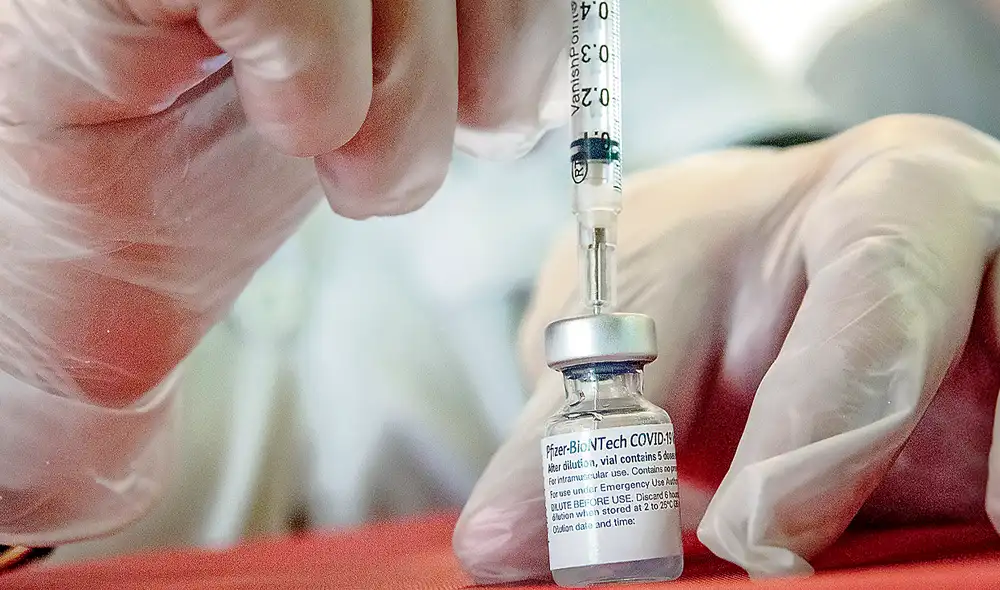 Inmunización. La vacuna de Pfizer/BioNTech fue la primera en recibir el aval de la OMS. Foto: EFE