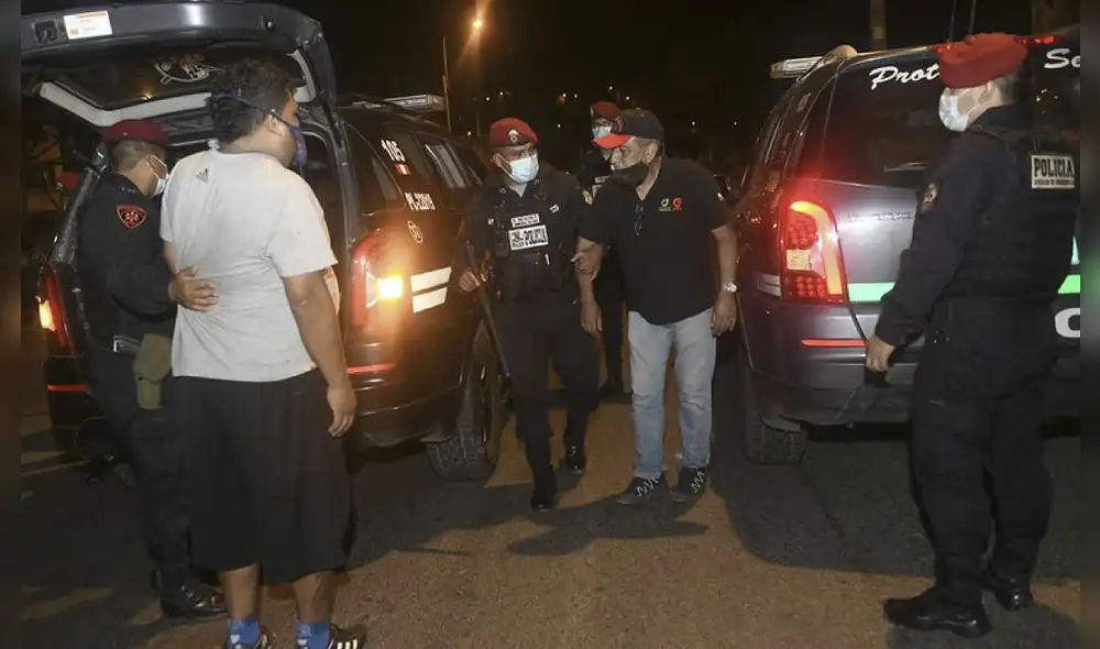 Ciudadanos fueron sancionados económicamente por desacatar normas sanitarias. Foto: Mininter Ciudadanos fueron sancionados económicamente por desacatar normas sanitarias. Foto: Mininter