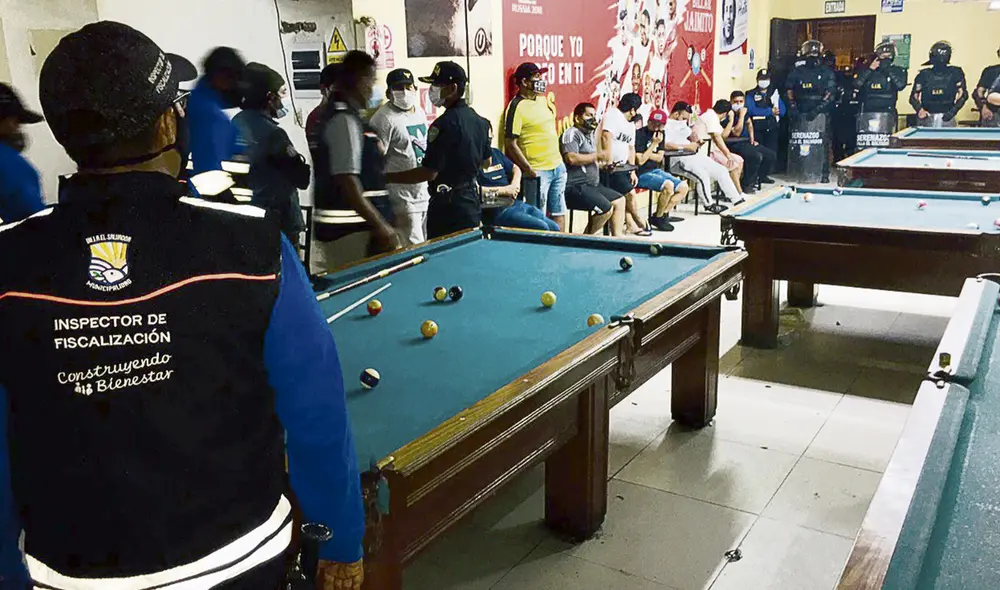 No es un juego. En un billar de Villa El Salvador fueron detenidas 35 personas que no guardaban ningún distanciamiento. Foto: difusión