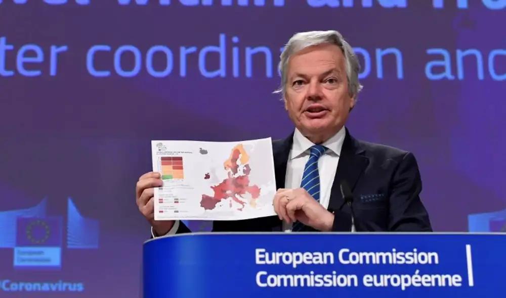 Didier Reynders, comisario de Justicia de la Comisión Europea, da consejos para evitar la expansión del coronavirus. Foto: AFP Didier Reynders, comisario de Justicia de la Comisión Europea, da consejos para evitar la expansión del coronavirus. Foto: AFP
