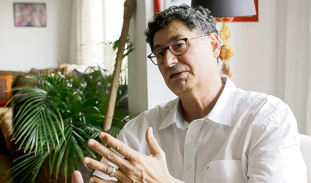 Propuesta. Javier Herrera sostiene que el confinamiento es económicamente posible. Foto: Antonio Melgarejo / La República Propuesta. Javier Herrera sostiene que el confinamiento es económicamente posible. Foto: Antonio Melgarejo / La República