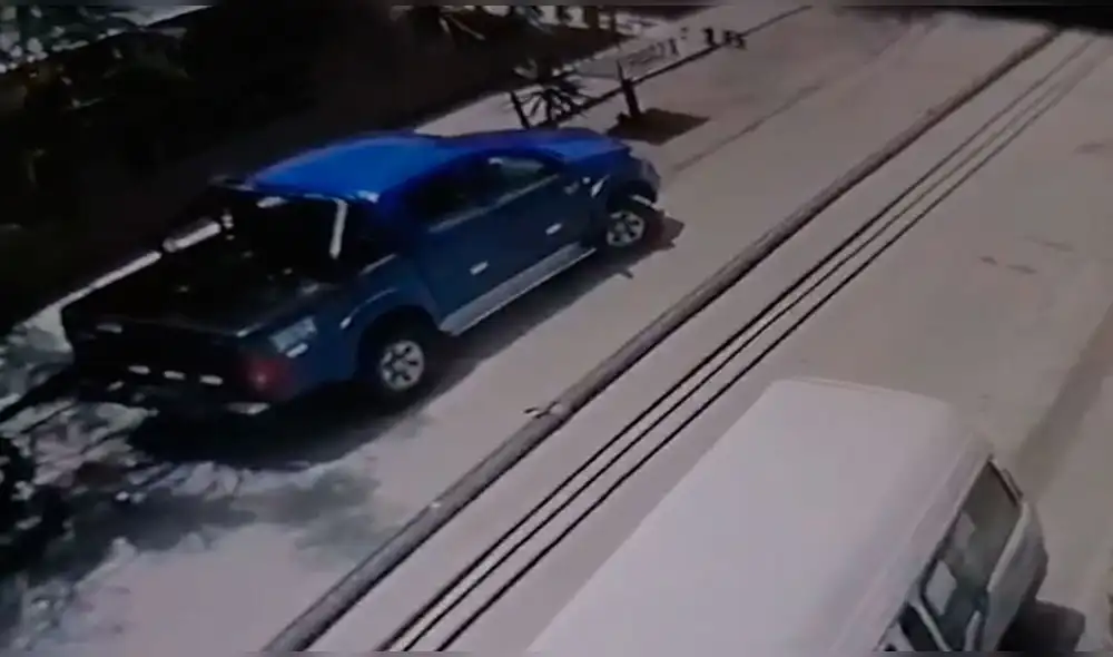 Si reconoces el vehículo o tienen alguna información sobre este, se pueden comunicar al número 960 204 276. Foto: captura / cámara de seguridad Si reconoces el vehículo o tienen alguna información sobre este, se pueden comunicar al número 960 204 276. Foto: captura / cámara de seguridad