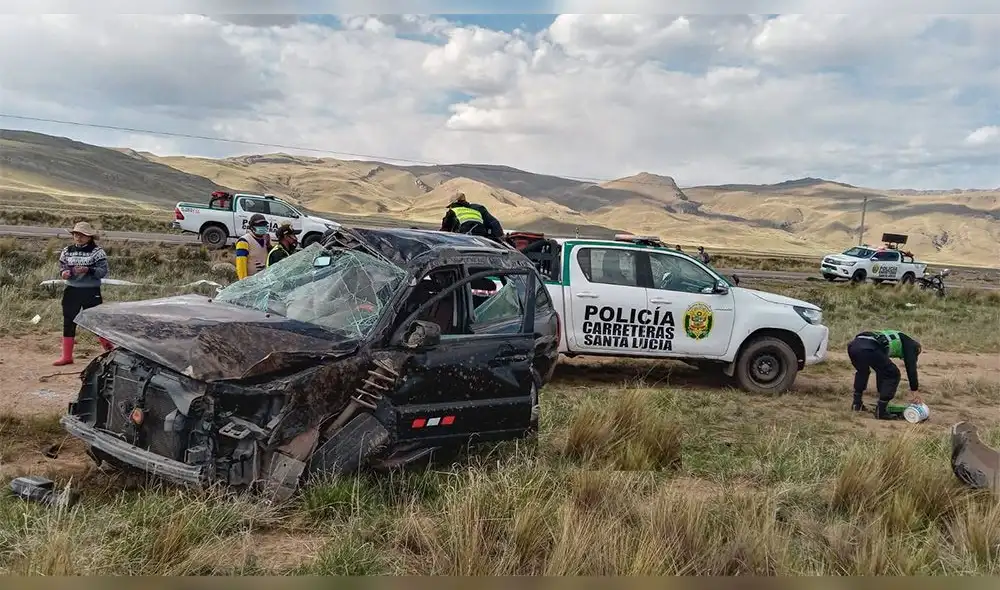 Policía llegó hasta el lugar del accidente de tránsito, donde perecieron las hermanas. Foto: PNP Policía llegó hasta el lugar del accidente de tránsito, donde perecieron las hermanas. Foto: PNP