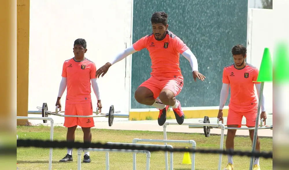 Uno de los buenos juveniles que tiene Melgar este año es Paolo Reyna en plena pretemporada (Foto: Prensa Melgar) Uno de los buenos juveniles que tiene Melgar este año es Paolo Reyna en plena pretemporada (Foto: Prensa Melgar)