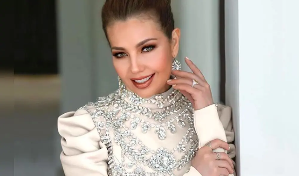 Thalía anunció que sus primeros discos ya están disponibles en la plataformas digitales y compartió una antigua fotografía. Foto: Thalía Instagram Thalía anunció que sus primeros discos ya están disponibles en la plataformas digitales y compartió una antigua fotografía. Foto: Thalía Instagram