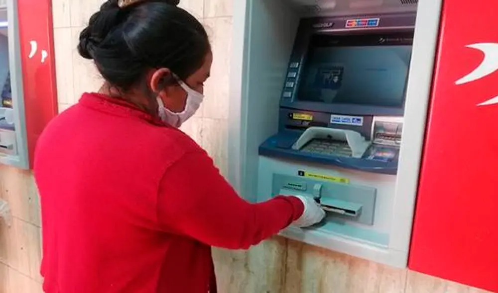 Las tarjetas que caducaron entre enero y noviembre del año pasado, sí deberán ser reemplazadas por una nueva. Foto: Andina Las tarjetas que caducaron entre enero y noviembre del año pasado, sí deberán ser reemplazadas por una nueva. Foto: Andina