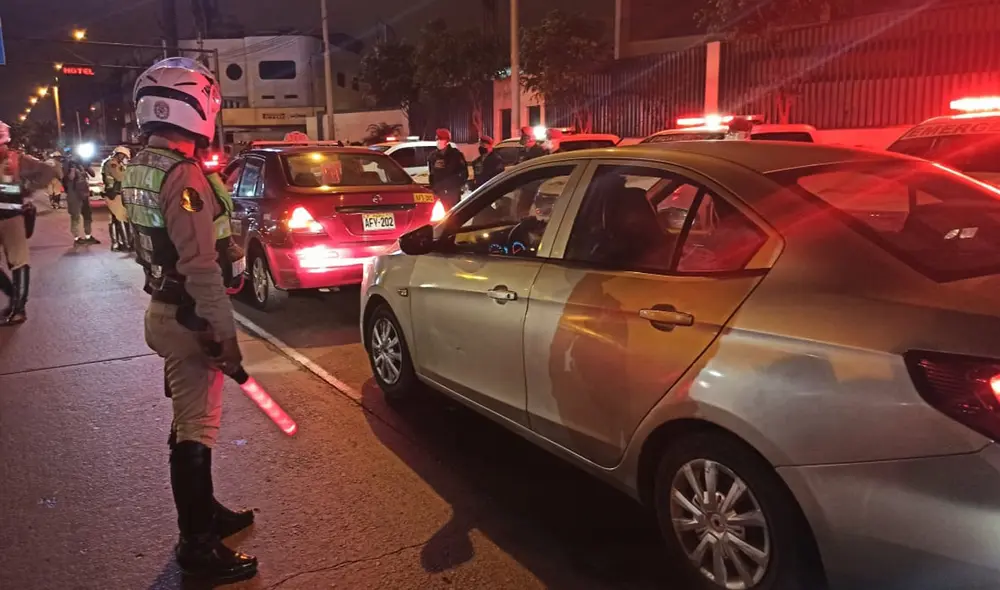 La PNP realizó control vehicular en las principales avenidas del Callao. Foto: URPI-GLR La PNP realizó control vehicular en las principales avenidas del Callao. Foto: URPI-GLR