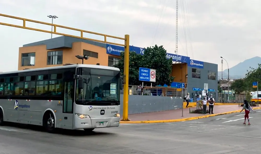 Pasajeros deben usar mascarilla y protector facial durante su viaje. Foto: Raúl Egusquiza / URPI-GLR Pasajeros deben usar mascarilla y protector facial durante su viaje. Foto: Raúl Egusquiza / URPI-GLR