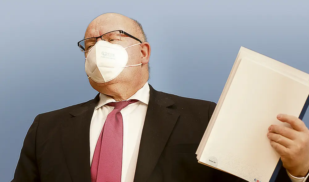 Intereses. Ministro de Economía alemán dijo que ningún laboratorio puede favorecer a otro país en perjuicio del bloque. Foto: AFP Intereses. Ministro de Economía alemán dijo que ningún laboratorio puede favorecer a otro país en perjuicio del bloque. Foto: AFP