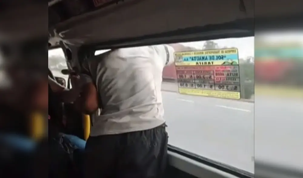 El transporte no respetó los protocolos de bioseguridad y llevó pasajeros parados. Foto: captura de América