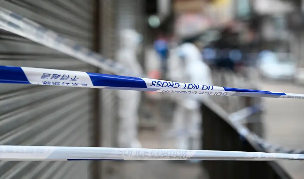 La policía "destruyó los laboratorios de falsificación, cortó las cadenas comerciales, detuvo a más de 80 sospechosos y se incautó de más de 3.000 vacunas falsas contra el COVID-19". Foto: AFP La policía "destruyó los laboratorios de falsificación, cortó las cadenas comerciales, detuvo a más de 80 sospechosos y se incautó de más de 3.000 vacunas falsas contra el COVID-19". Foto: AFP