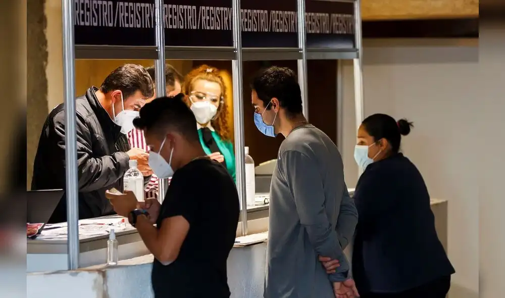 Los trámites en el INE podrán realizarse hasta el miércoles 10 de febrero. Foto: EFE, José Méndez