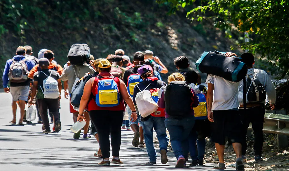 Gran cantidad de personas provenientes de Venezuela son vistas nuevamente en Colombia, Ecuador y Perú. Foto: AFP