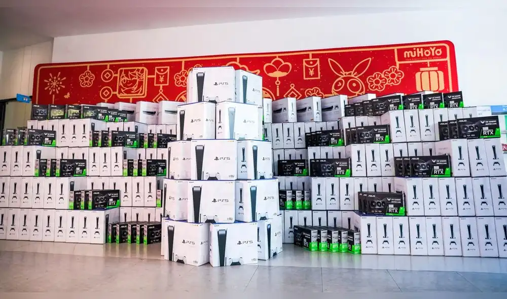Las PS5 que rifó MiHoYo, estudio que creó Genshin Impact, habrían sido traídas desde Japón. Foto: Daniel Ahmad vía Twitter Las PS5 que rifó MiHoYo, estudio que creó Genshin Impact, habrían sido traídas desde Japón. Foto: Daniel Ahmad vía Twitter