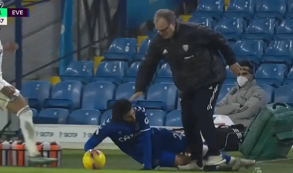 Marcelo Bielsa y André Gomes protagonizaron un curioso momento. Foto: captura/ESPN