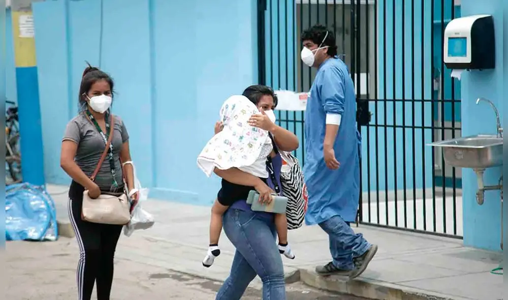 Preocupación. Menores de 12 años se contagian a causa de padres que los exponen. Especialistas pide cuidarlos para evitar que enfermen.