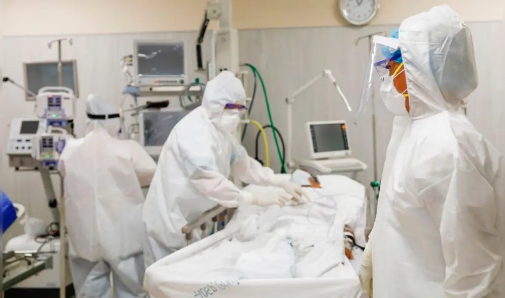 Para la consejera, los médicos deben abandonar oficinas para ir a atender a pacientes en hospitales y postas. Foto: Andina Para la consejera, los médicos deben abandonar oficinas para ir a atender a pacientes en hospitales y postas. Foto: Andina