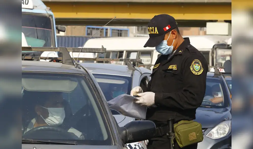 Los permisos deben ser utilizados por las personas que viven dentro de las 10 regiones que están en confinamiento. Foto: La República/Carlos Contreras Merino