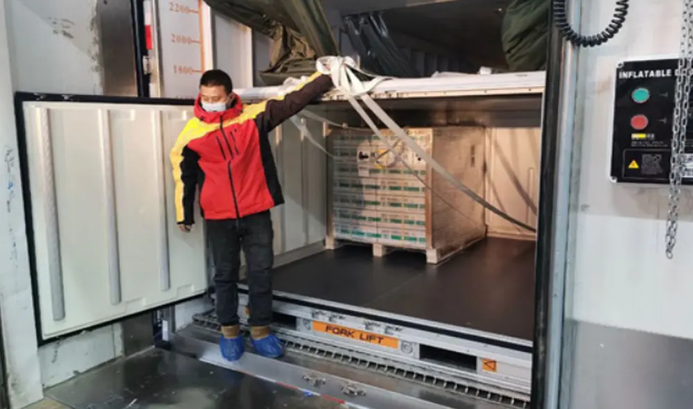 Embarque de vacunas de Sinopharm con destino a Perú. Foto: PCM Embarque de vacunas de Sinopharm con destino a Perú. Foto: PCM