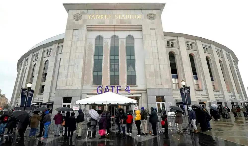 Un total de 15.000 citas estuvieron disponibles, de las que en solo tres días se reservaron 13.000 a través de internet o una llamada a un número provisto para este propósito. Foto: AFP