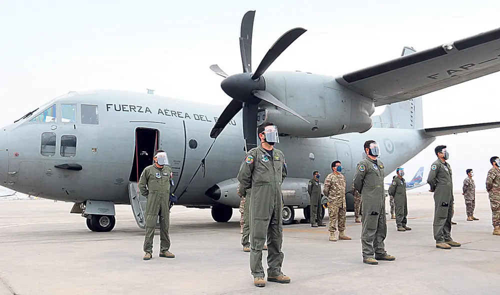 Hércules. En este avión carguero de la FAP se podrá transportar grandes cantidades de dosis hacia las regiones que cuenten con aeropuertos. Foto: difusión