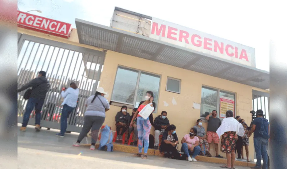 Henry Vásquez señaló que el área de emergencia del Hospital Regional Lambayeque está saturado. Foto: Clinton Medina, La República Henry Vásquez señaló que el área de emergencia del Hospital Regional Lambayeque está saturado. Foto: Clinton Medina, La República