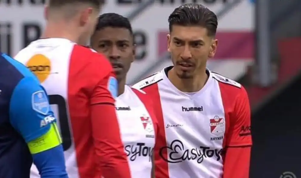 Jean Pierre Rhyner junto a Miguel Araujo en el FC Emmen vs AZ Alkmaar. Foto: ESPN 2