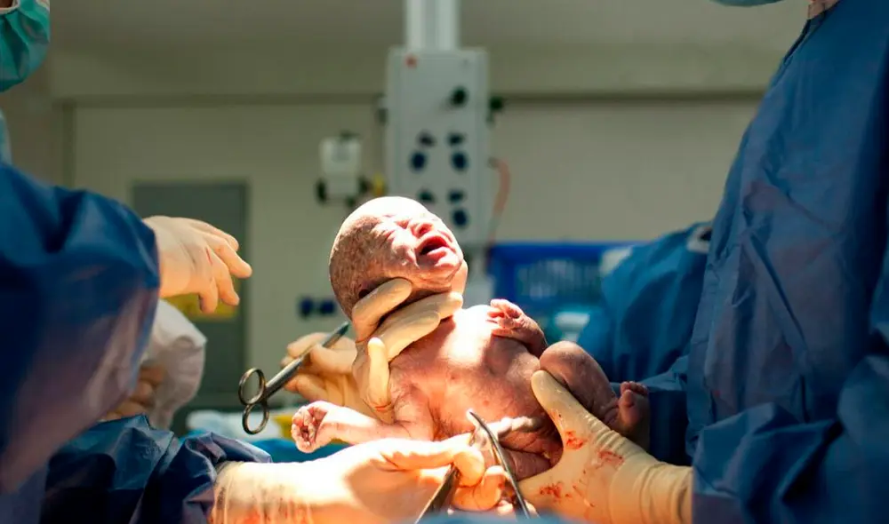 Próximos estudios podrían ayudar a determinar cuándo será el mejor momento para comenzar la inmunización en los recién nacidos de madres que recibieron una vacuna anti-COVID-19. Foto: Ser Padres Próximos estudios podrían ayudar a determinar cuándo será el mejor momento para comenzar la inmunización en los recién nacidos de madres que recibieron una vacuna anti-COVID-19. Foto: Ser Padres