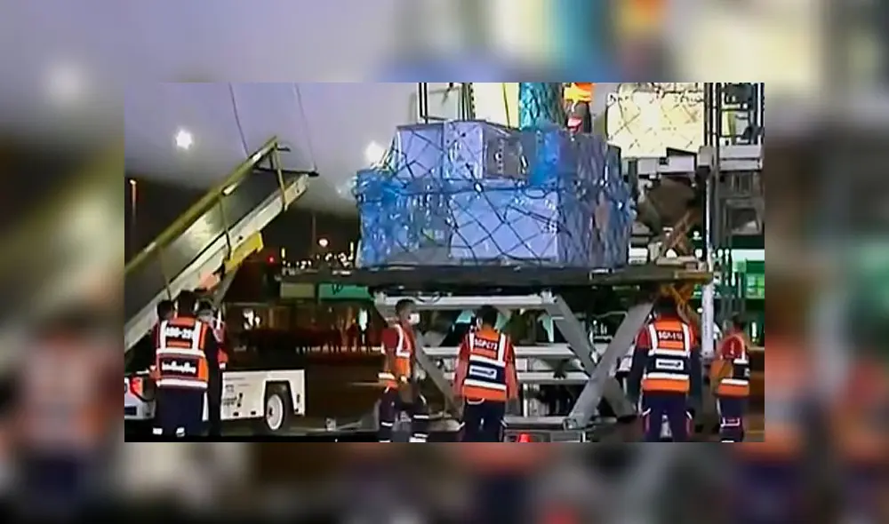 El vuelo de Air France aterrizó en Lima alrededor de las 8.00 p. m. en el Aeropuerto Internacional Jorge Chávez. Foto: captura de TV Perú El vuelo de Air France aterrizó en Lima alrededor de las 8.00 p. m. en el Aeropuerto Internacional Jorge Chávez. Foto: captura de TV Perú
