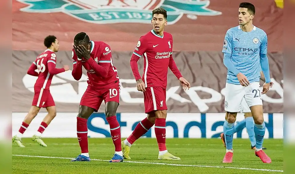 Lamento. Liverpool falló tanto en ataque como en defensa; de hecho, 2 de los goles rivales llegaron por errores de Alisson. Foto: EFE