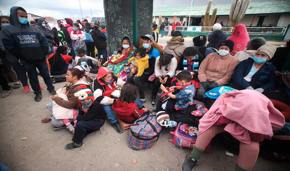 En el norte de Chile ahora tienen una crisis migratoria por el arribo de gran cantidad de personas migrantes y refugiadas, mayormente provenientes de Venezuela. Foto: AFP