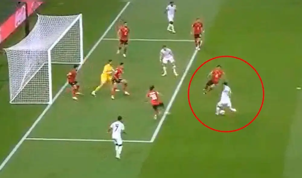 Robert Lewandowski marcó por primera vez en el Mundial de Clubes. Foto: captura