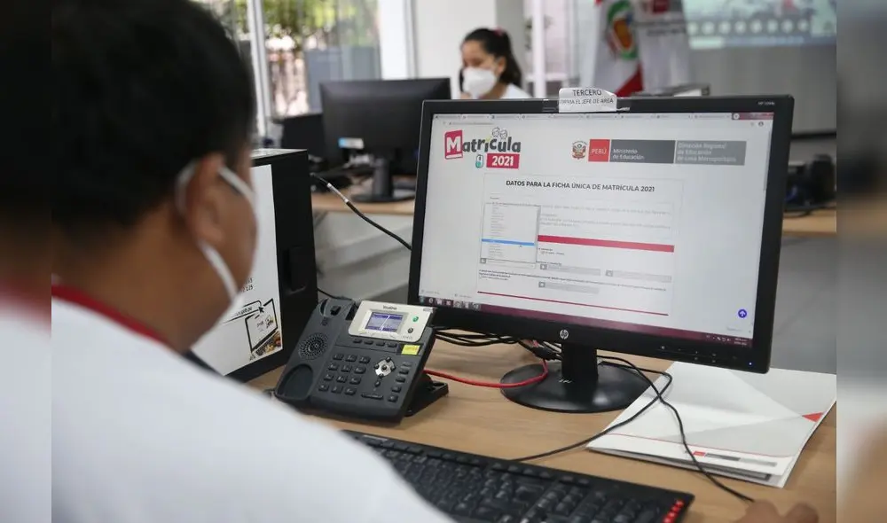 El proceso se puede realizar de manera presencial en casos excepcionales. Foto: Minedu