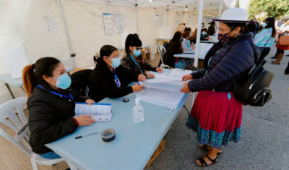 Sudamérica avanza hacia nuevas citas electorales en un año determinado por una aguda crisis social, económica y política de la región, acelerada por el duro impacto de la pandemia. Foto: EFE Sudamérica avanza hacia nuevas citas electorales en un año determinado por una aguda crisis social, económica y política de la región, acelerada por el duro impacto de la pandemia. Foto: EFE