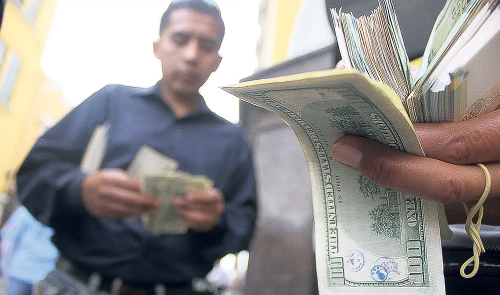 Cambio. La tendencia internacional es a la baja del “billete verde”, y ocurriría también en el país. Foto: difusión