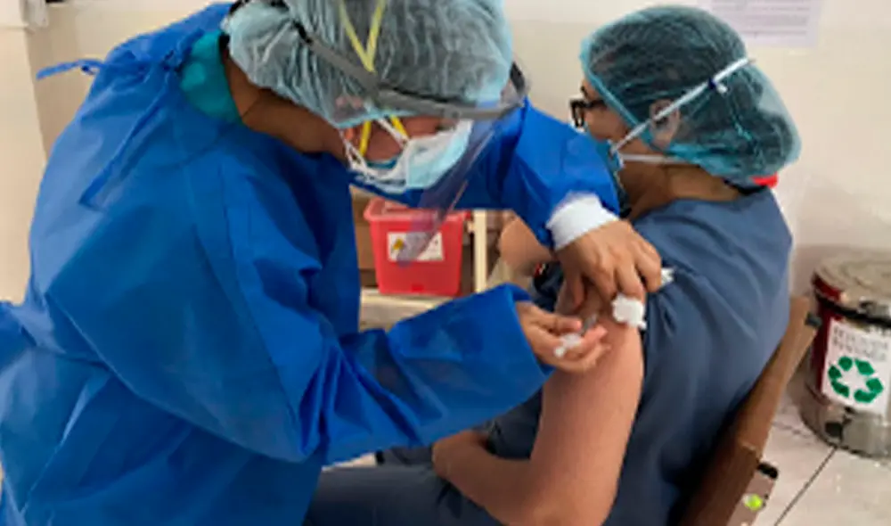 Así inició el proceso de inmunización en Perú. Foto: Twitter / Hospital Arzobispo Loayza Así inició el proceso de inmunización en Perú. Foto: Twitter / Hospital Arzobispo Loayza