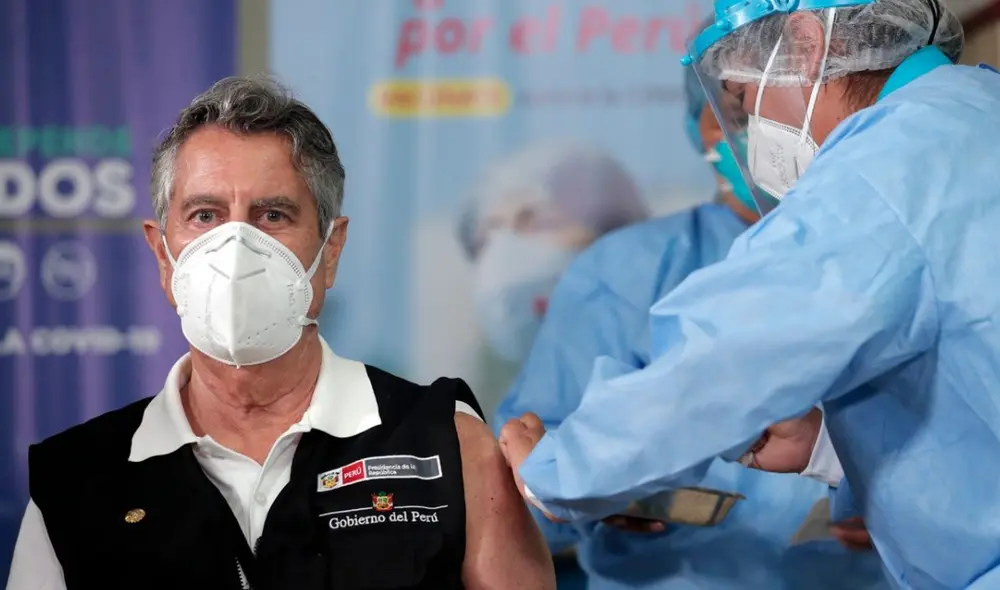 Francisco Sagasti recibió la primera dosis de la vacuna contra la COVID-19. Foto: Presidencia Francisco Sagasti recibió la primera dosis de la vacuna contra la COVID-19. Foto: Presidencia