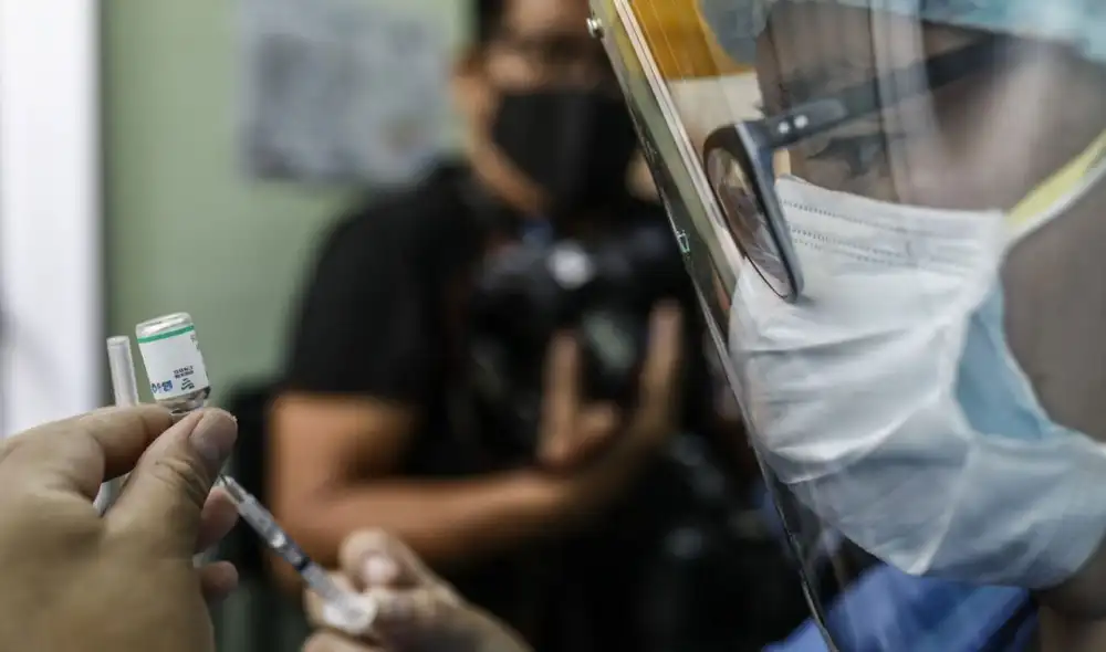 “La vacuna de emergencia para COVID-19 es la esperanza de tener mejores mecanismos de defensa ante esta enfermedad, pero tengamos presente que todavía no es la solución final”, detalló la ministra de Salud, Pilar Mazzetti. Foto: Aldair Mejía, La República “La vacuna de emergencia para COVID-19 es la esperanza de tener mejores mecanismos de defensa ante esta enfermedad, pero tengamos presente que todavía no es la solución final”, detalló la ministra de Salud, Pilar Mazzetti. Foto: Aldair Mejía, La República