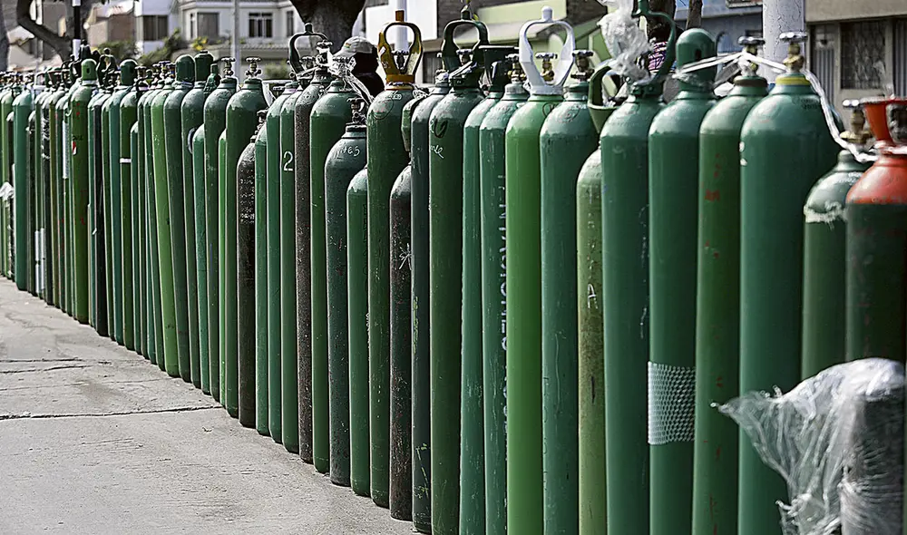Impacto profundo. La capacidad instalada de producción de oxígeno fue superada en 300%. Foto: Jorge Cerdán/La República Impacto profundo. La capacidad instalada de producción de oxígeno fue superada en 300%. Foto: Jorge Cerdán/La República