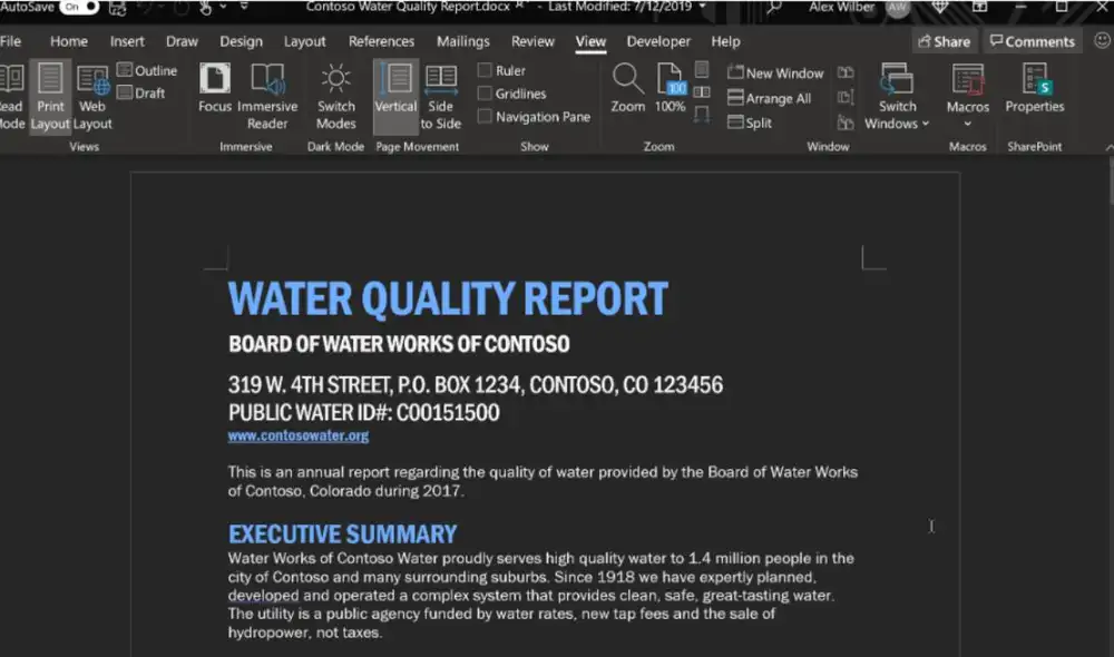 El nuevo modo oscuro de Word permite cambiar el color de la página y alterar el texto para ahorrar batería. Foto: Techspot