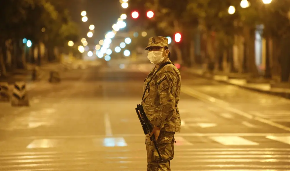 Medida busca reducir el desplazamiento de las personas para evitar la propagación del virus. Foto: La República
