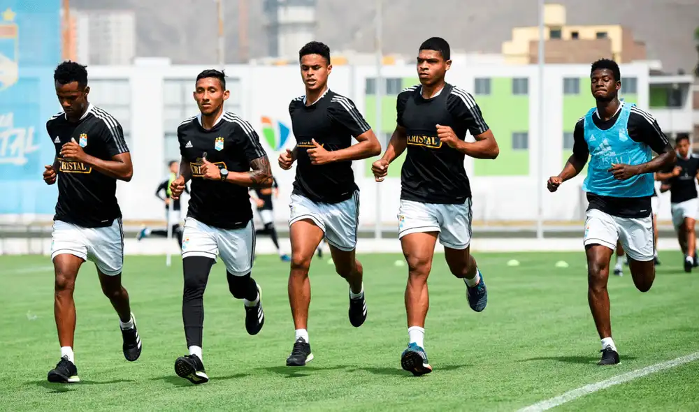 Con esta medida, los clubes de la Liga 1 podrán regresar a realizar sus trabajos de pretemporada. Foto: Prensa Sporting Cristal Con esta medida, los clubes de la Liga 1 podrán regresar a realizar sus trabajos de pretemporada. Foto: Prensa Sporting Cristal
