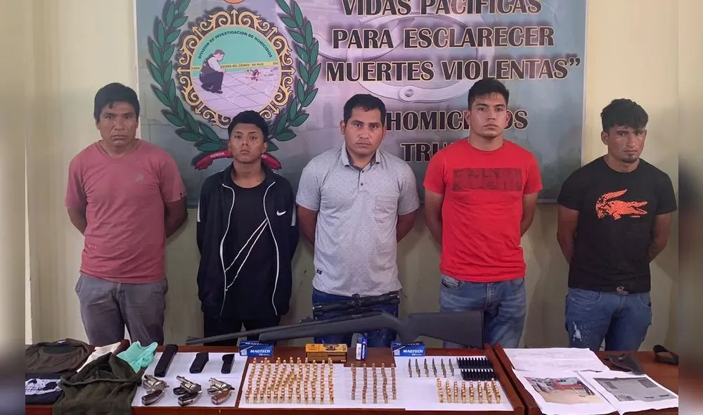 Fueron capturados cuando abordaban una camioneta Hilux para viajar a Huamachuco. Foto: PNP