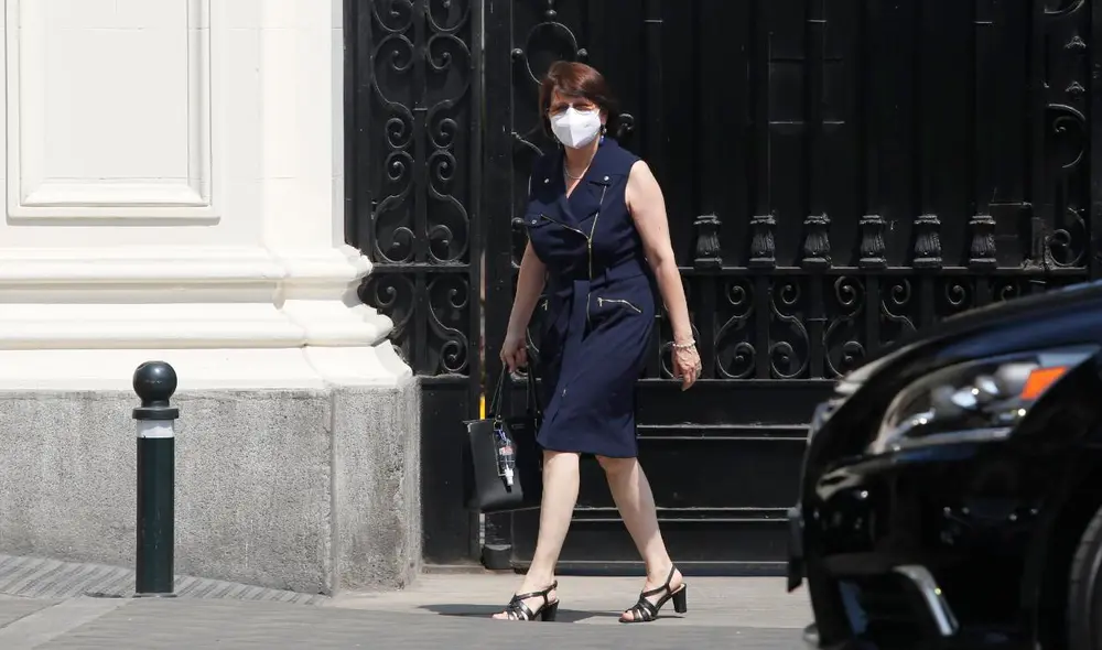 La exministra de Salud Pilar Mazzetti también estuvo en la ceremonia de juramentación de Ugarte. Foto: Carlos Félix/La República