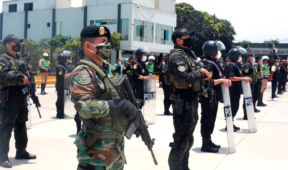 El grupo denominado “Los ángeles de la vacuna” brindarán seguridad en la zona del Aeropuerto. Foto: La República El grupo denominado “Los ángeles de la vacuna” brindarán seguridad en la zona del Aeropuerto. Foto: La República