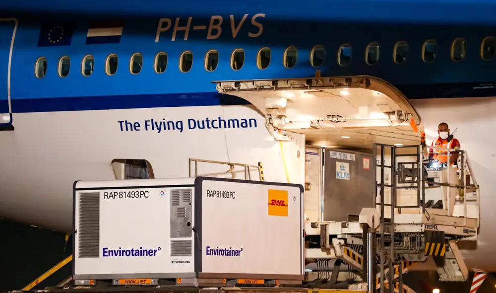 Contingente policial resguardó el traslado del segundo lote a Cenares. Foto: PCM