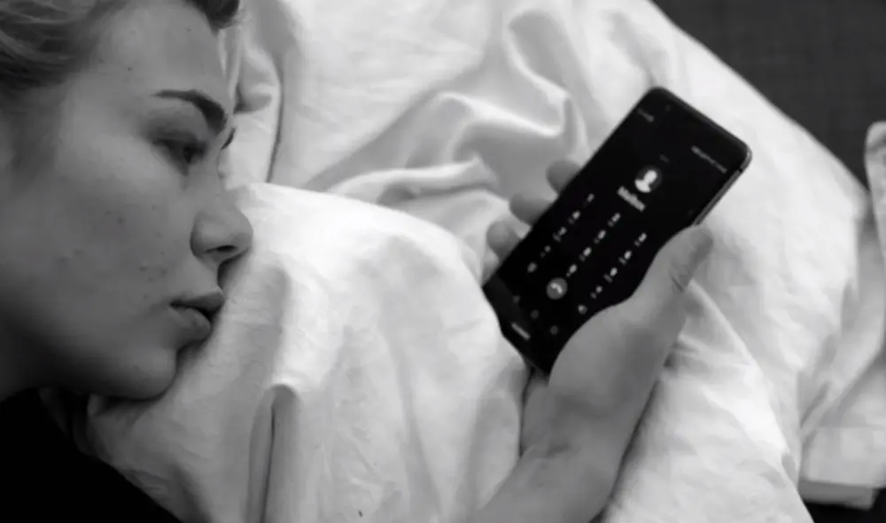 ¿Cuál es la mejor manera de sentirse realizado afectivamente? es la pregunta del documental Amar, pero ¿cómo? de Ronja von Rönne. Foto: Captura de Arte.tv