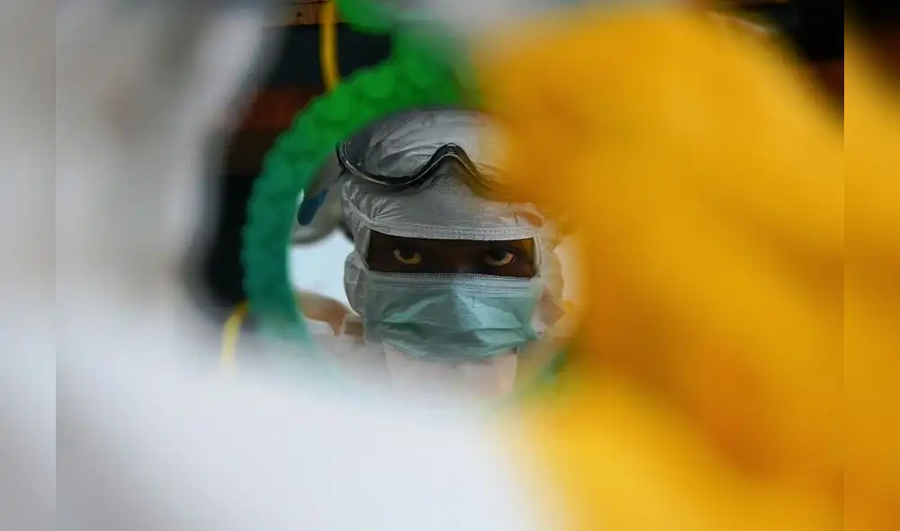 El virus del Ébola, que provoca fiebre alta, dolor de cabeza, vómitos y diarrea, fue identificado por primera vez en Zaire. Foto: AFP