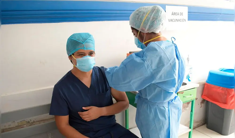 Tras cumplirse el tiempo establecido (tres días) por el gerente de Salud para culminar la vacunación, solo se ha avanzado un 70 %. Foto: Geresa Lambayeque