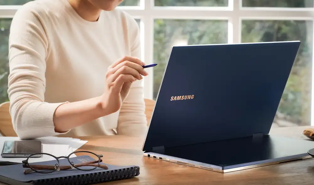 La compañía ofrecería las nuevas computadoras en dos tamaños: 13,3 pulgadas y 15,6 pulgadas. Foto: Samsung